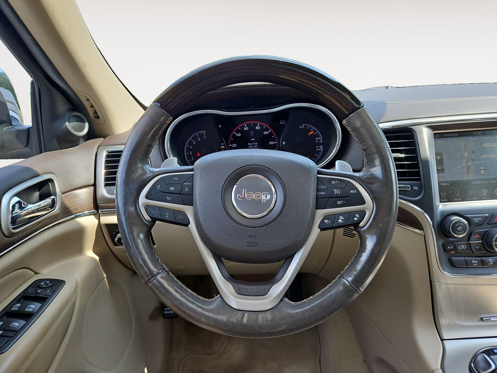 Pre-Owned 2014 Jeep Grand Cherokee Overland - photo - 11