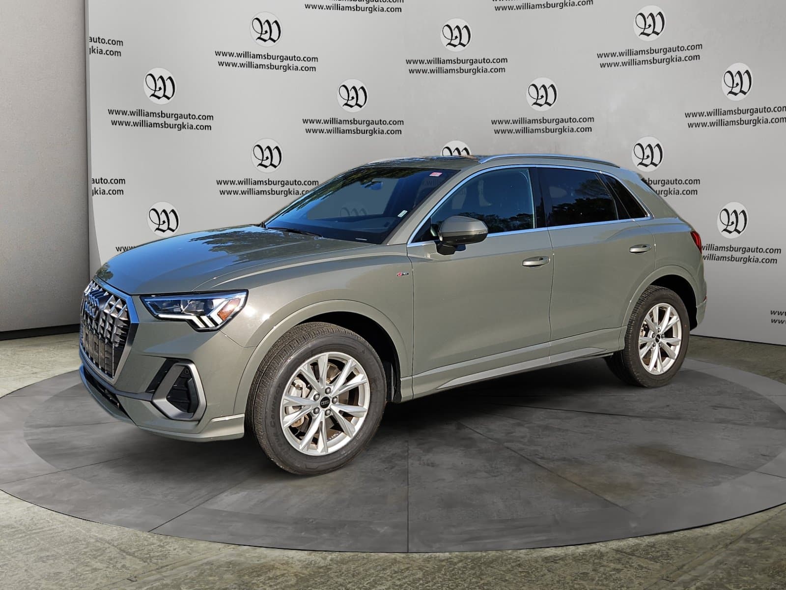 Pre-Owned 2025 Audi Q3 Premium - photo - 0