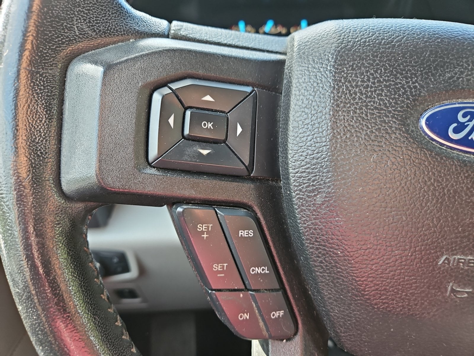 Pre-Owned 2019 Ford F-150 XLT - photo - 23
