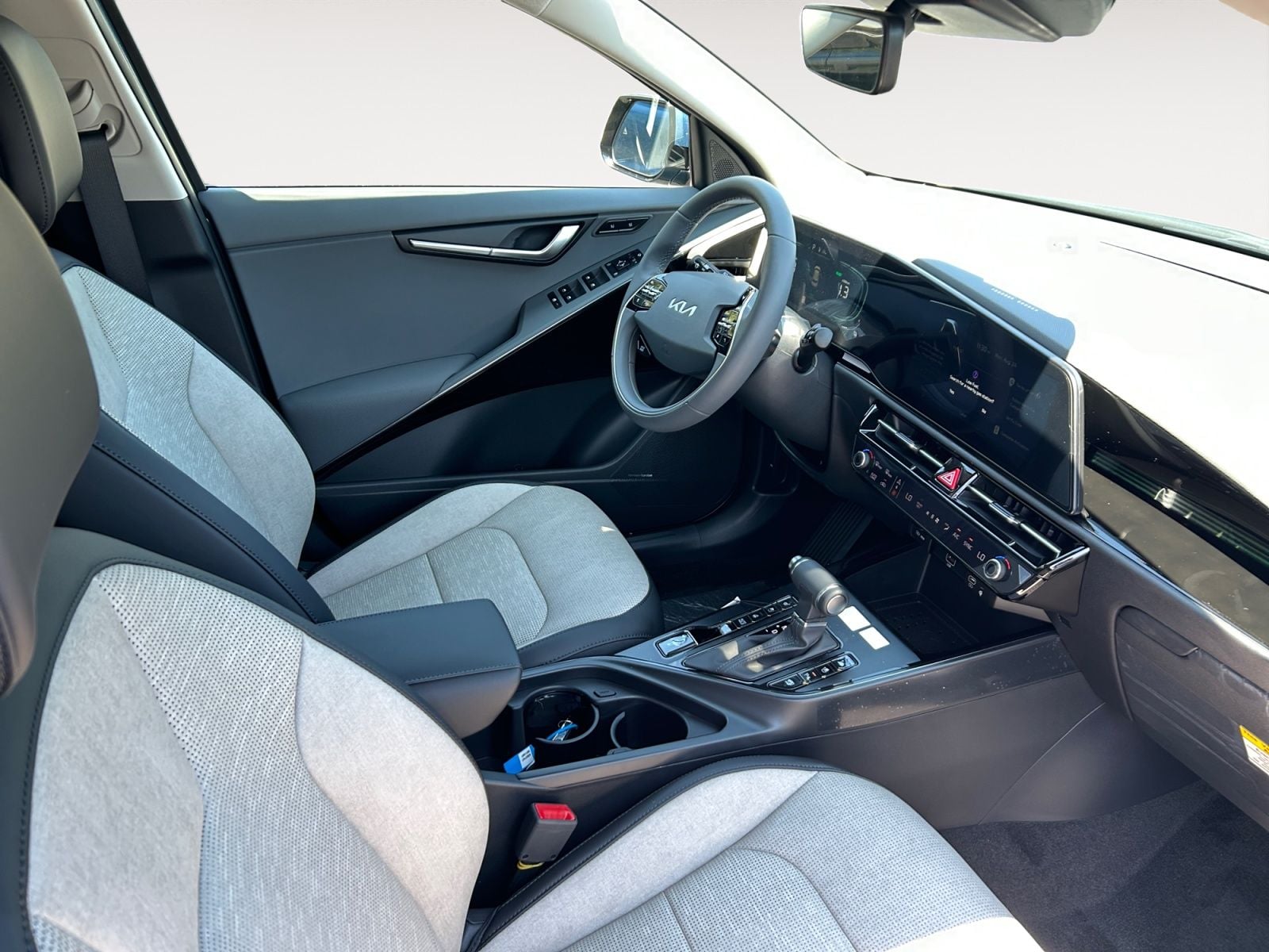 New 2026 Kia Niro SX - photo - 14