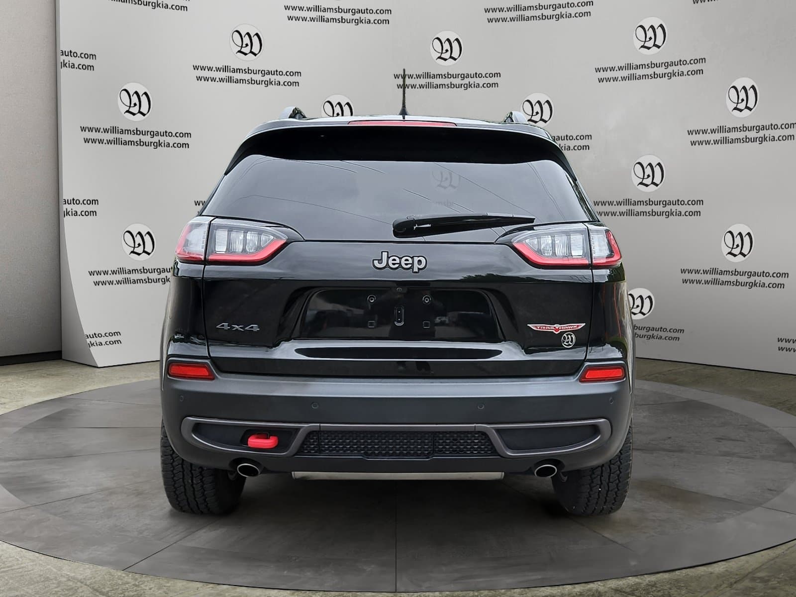 Pre-Owned 2022 Jeep Cherokee Trailhawk - photo - 3