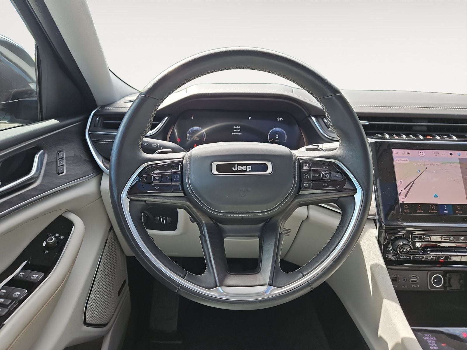 Pre-Owned 2022 Jeep Grand Cherokee Overland - photo - 11