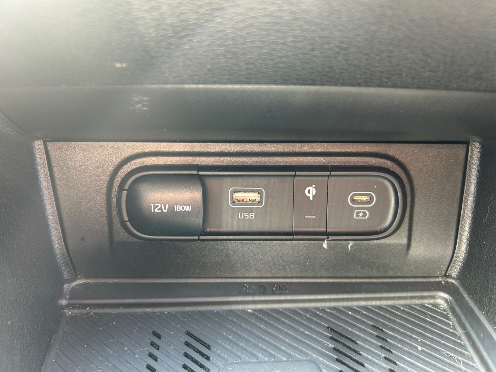 Pre-Owned 2024 Kia Sportage X-Line - photo - 19