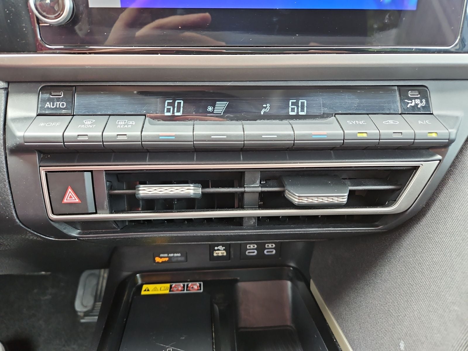Pre-Owned 2025 Toyota Camry LE - photo - 26