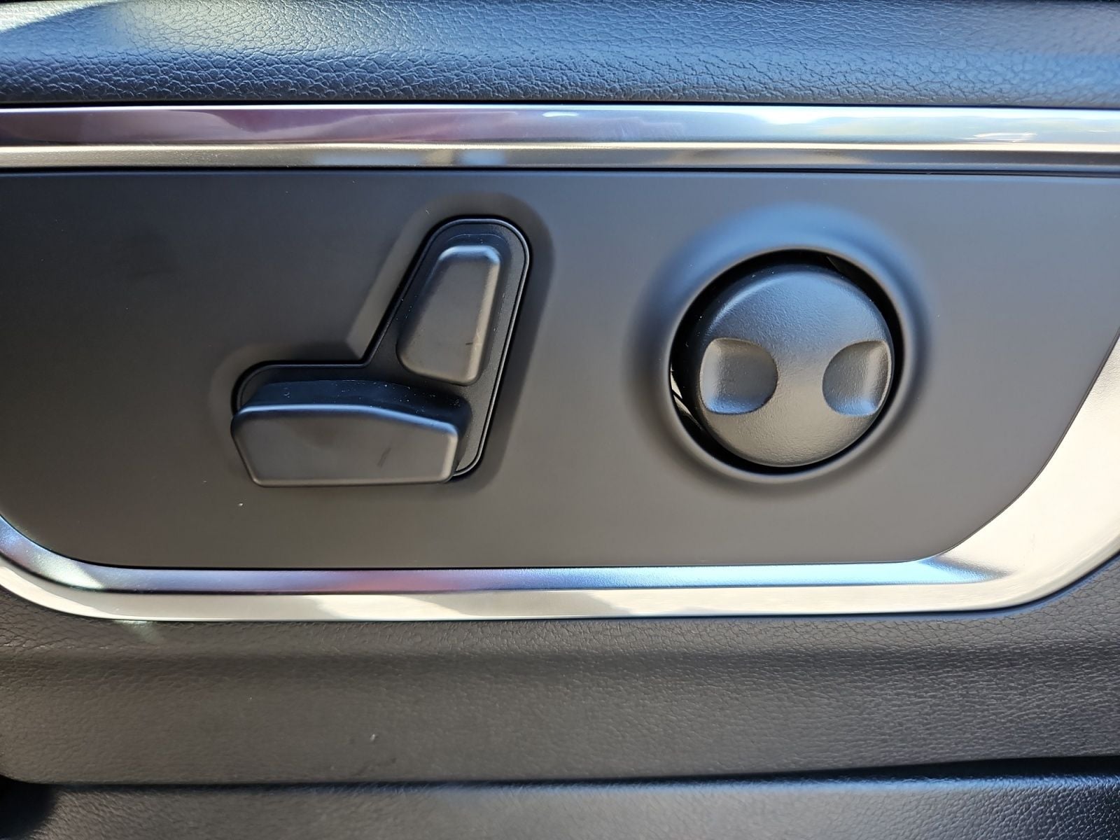 New 2027 Ram 1500 Laramie - photo - 19