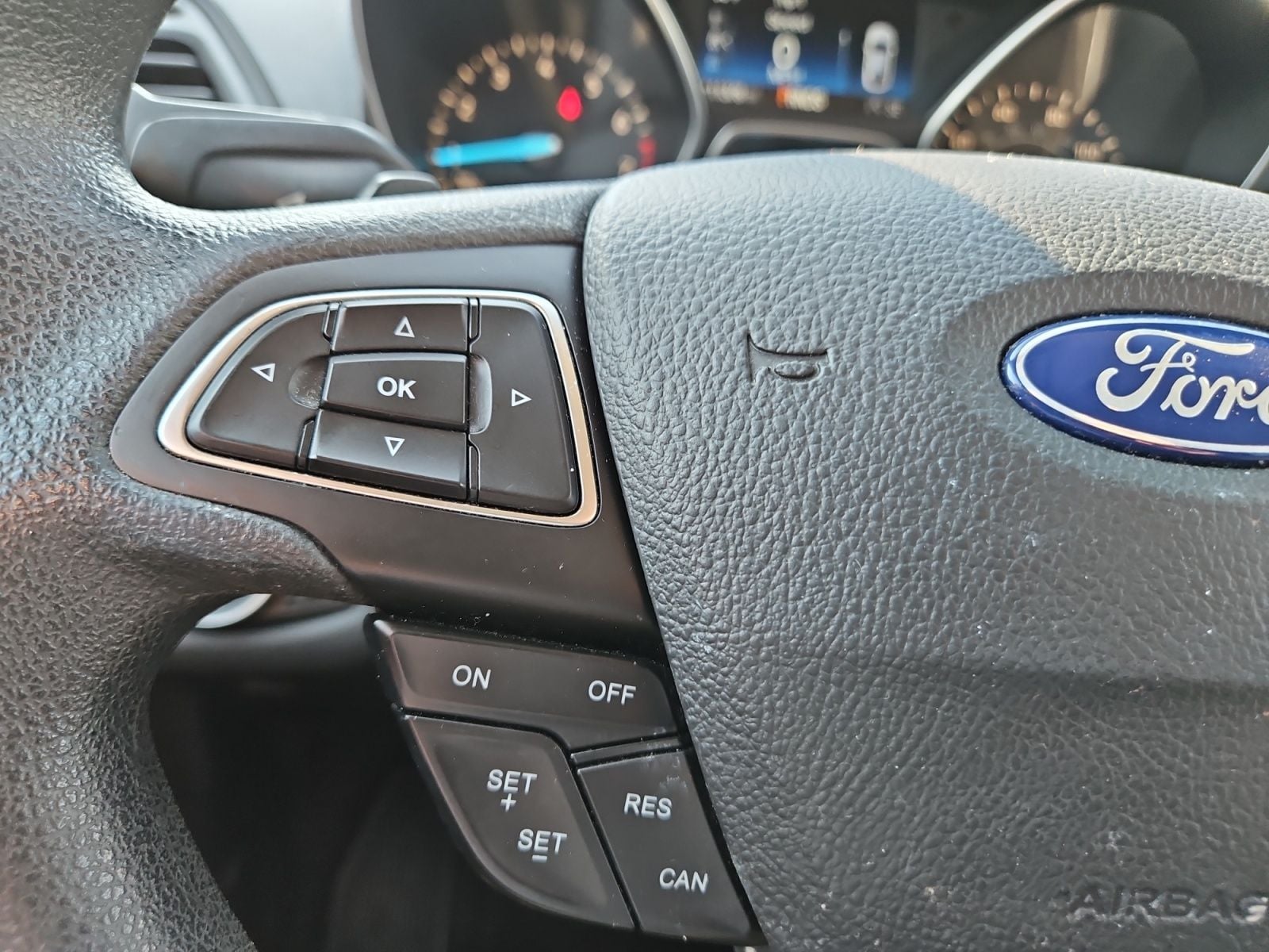 Pre-Owned 2017 Ford Escape SE - photo - 23