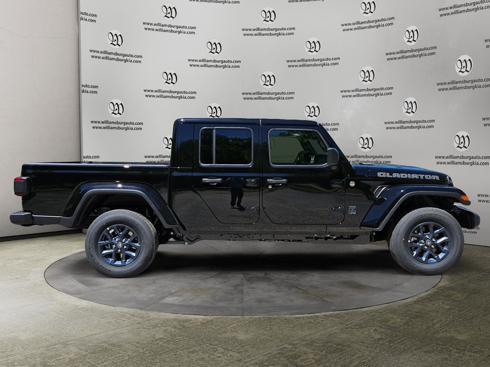 New 2026 Jeep Gladiator 85th Anniversary Edition - photo - 5