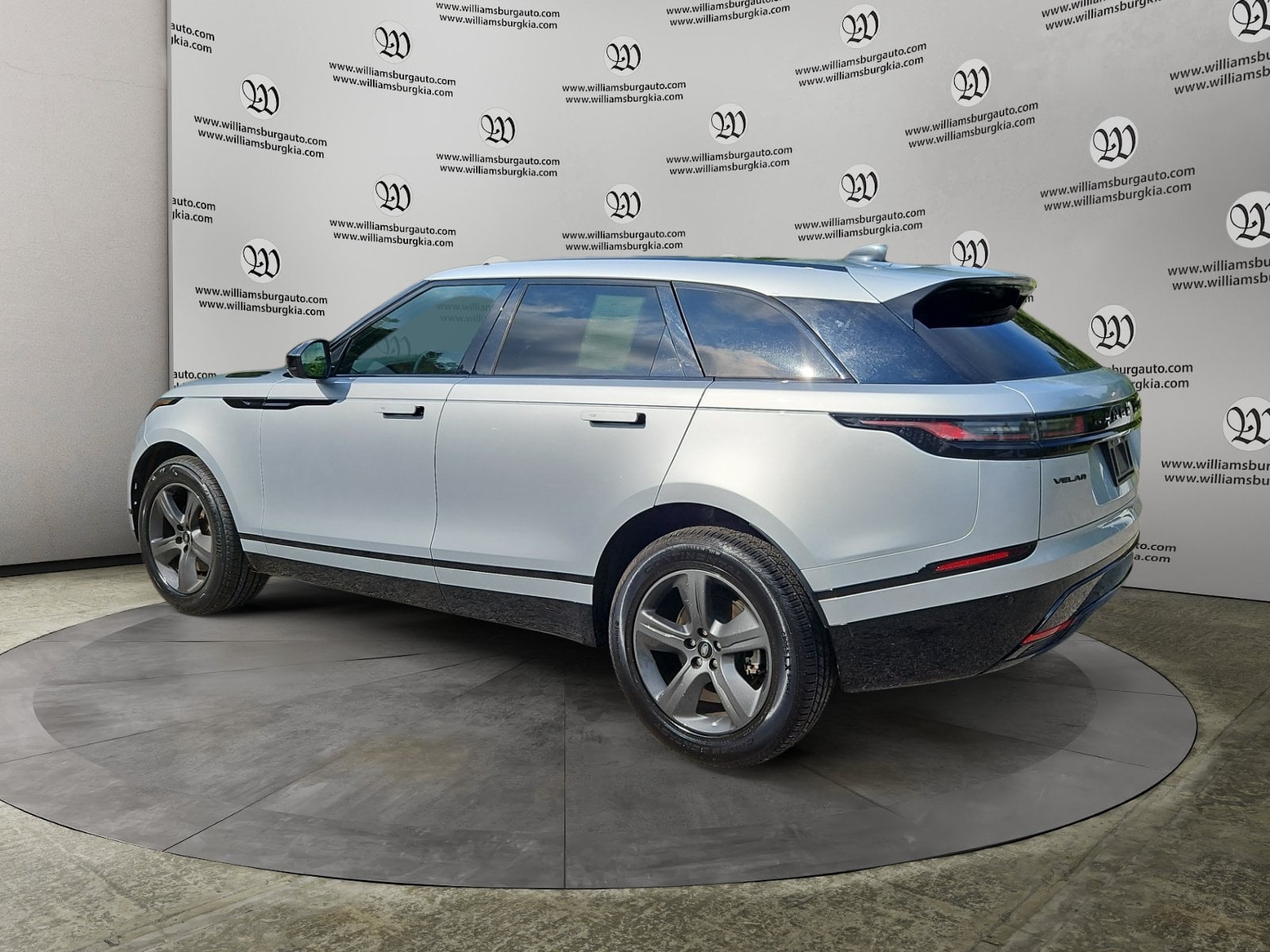 Pre-Owned 2025 Land Rover Range Rover Velar Dynamic SE - photo - 2