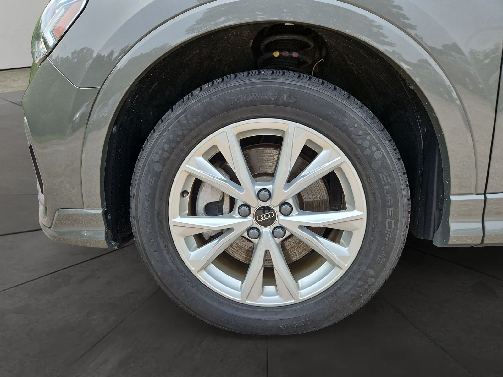 Pre-Owned 2024 Audi Q3 Premium - photo - 13