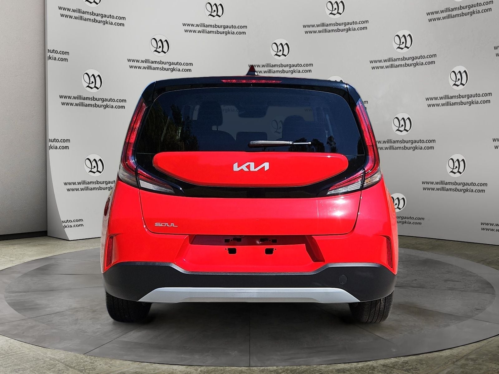 Pre-Owned 2023 Kia Soul LX - photo - 3