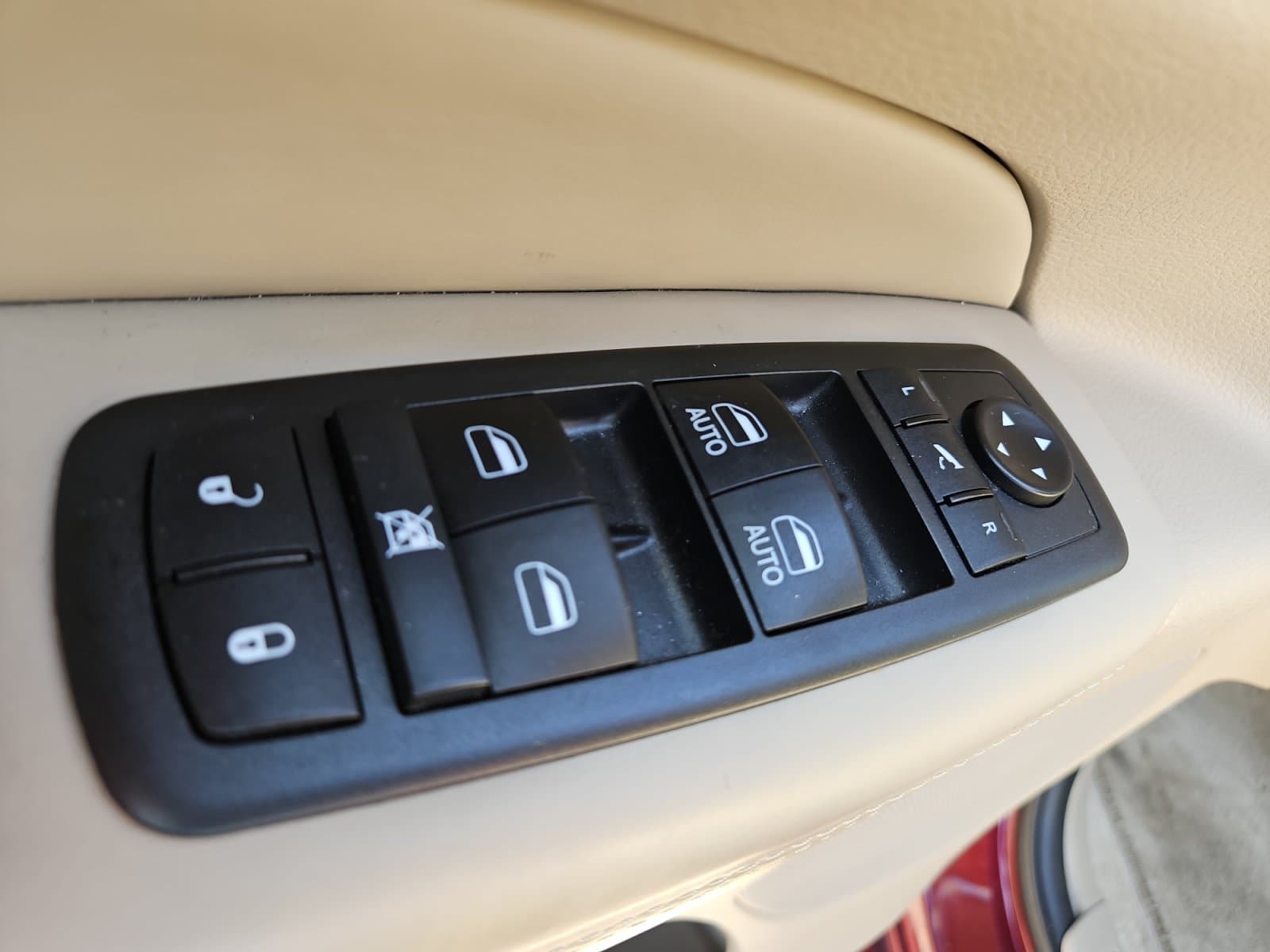 Pre-Owned 2018 Jeep Grand Cherokee Overland - photo - 20
