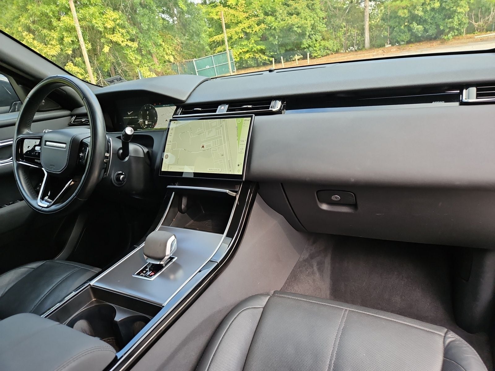 Pre-Owned 2025 Land Rover Range Rover Velar Dynamic SE - photo - 15