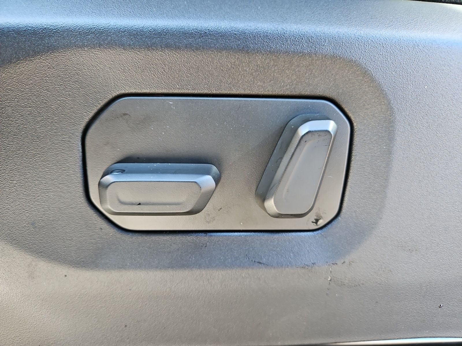 New 2025 Jeep Wrangler Sahara - photo - 20