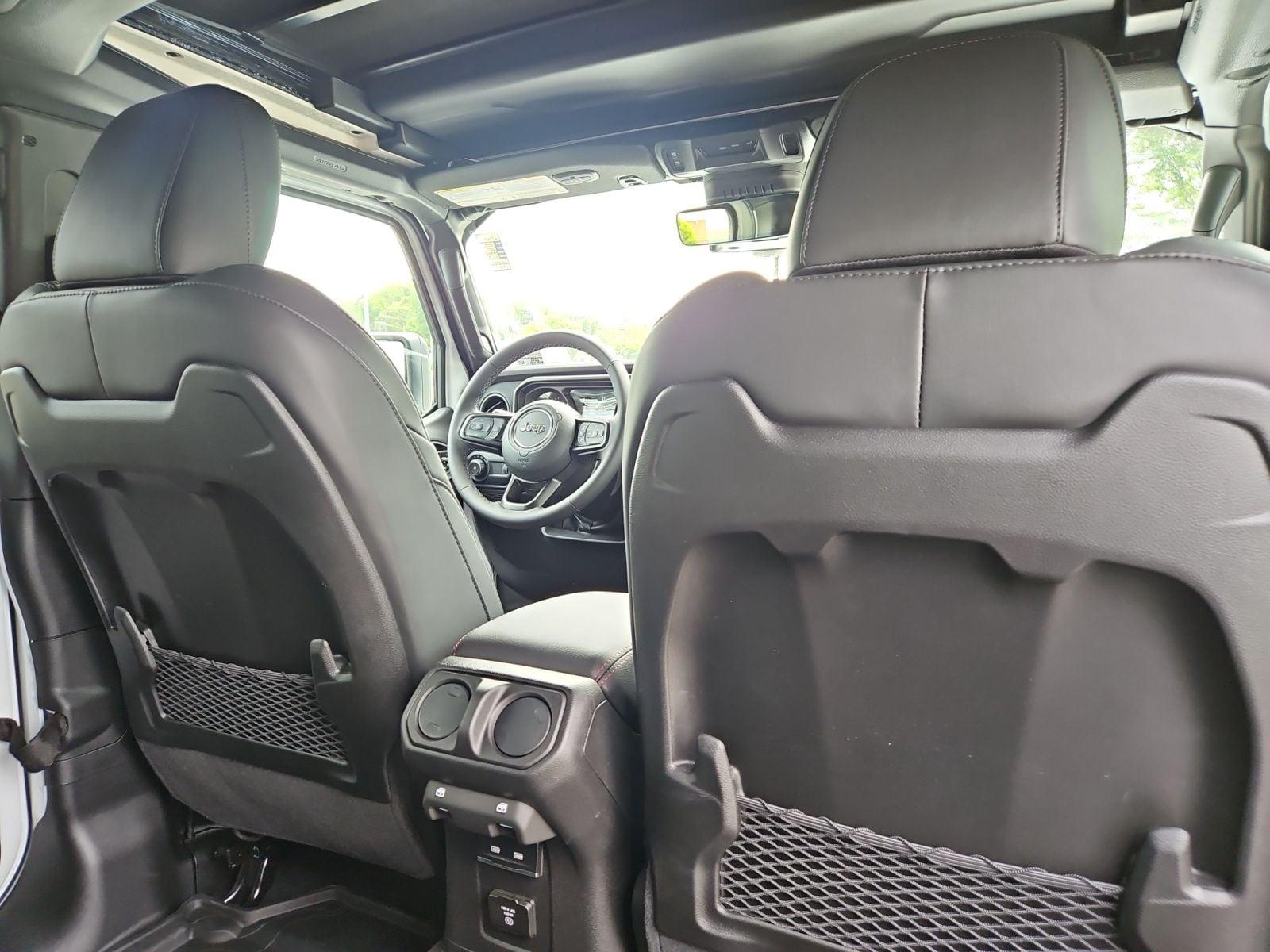 New 2026 Jeep Wrangler Rubicon - photo - 17