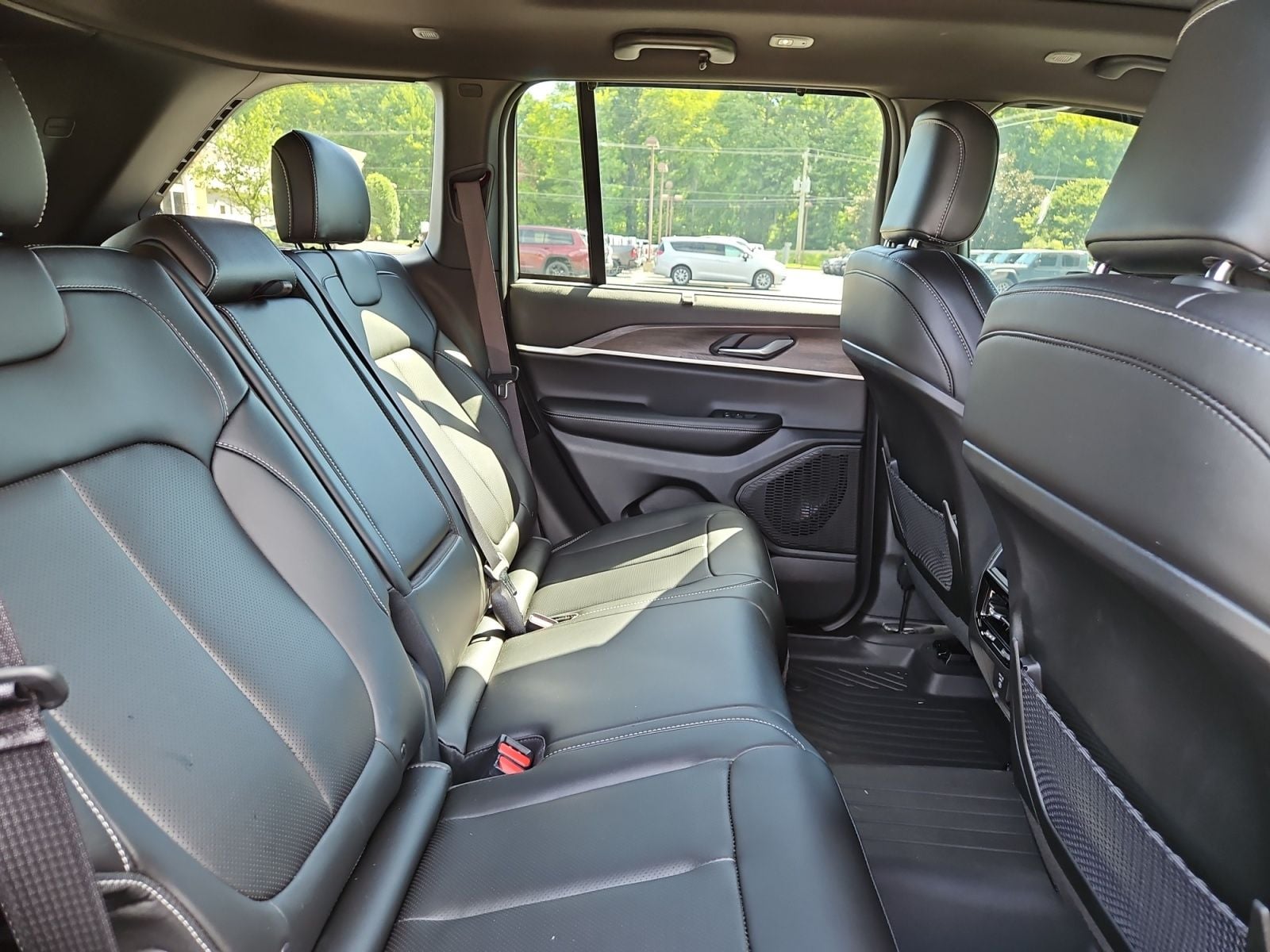 Pre-Owned 2025 Jeep Grand Cherokee Limited - photo - 16