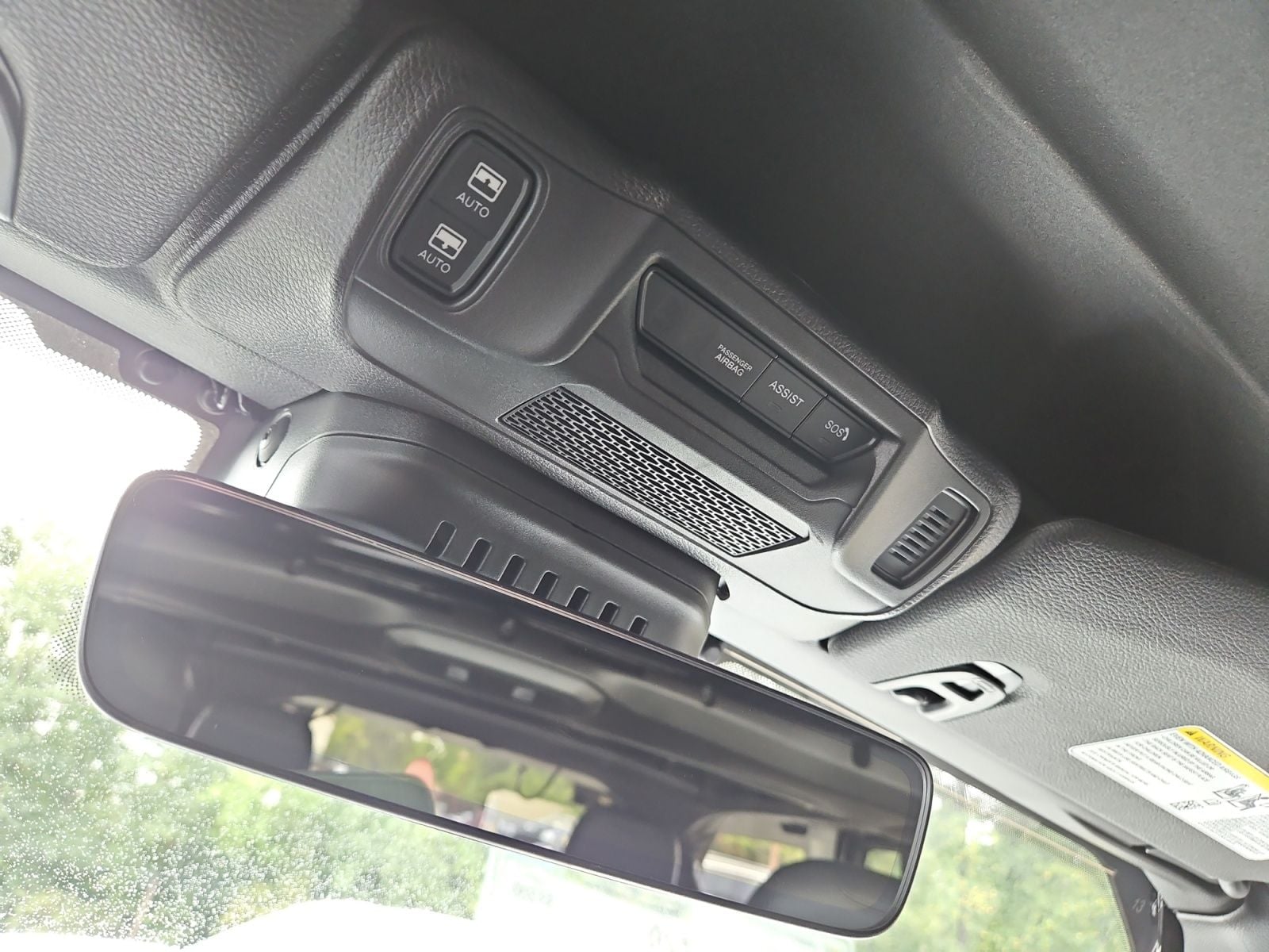 New 2025 Jeep Wrangler Sahara - photo - 29