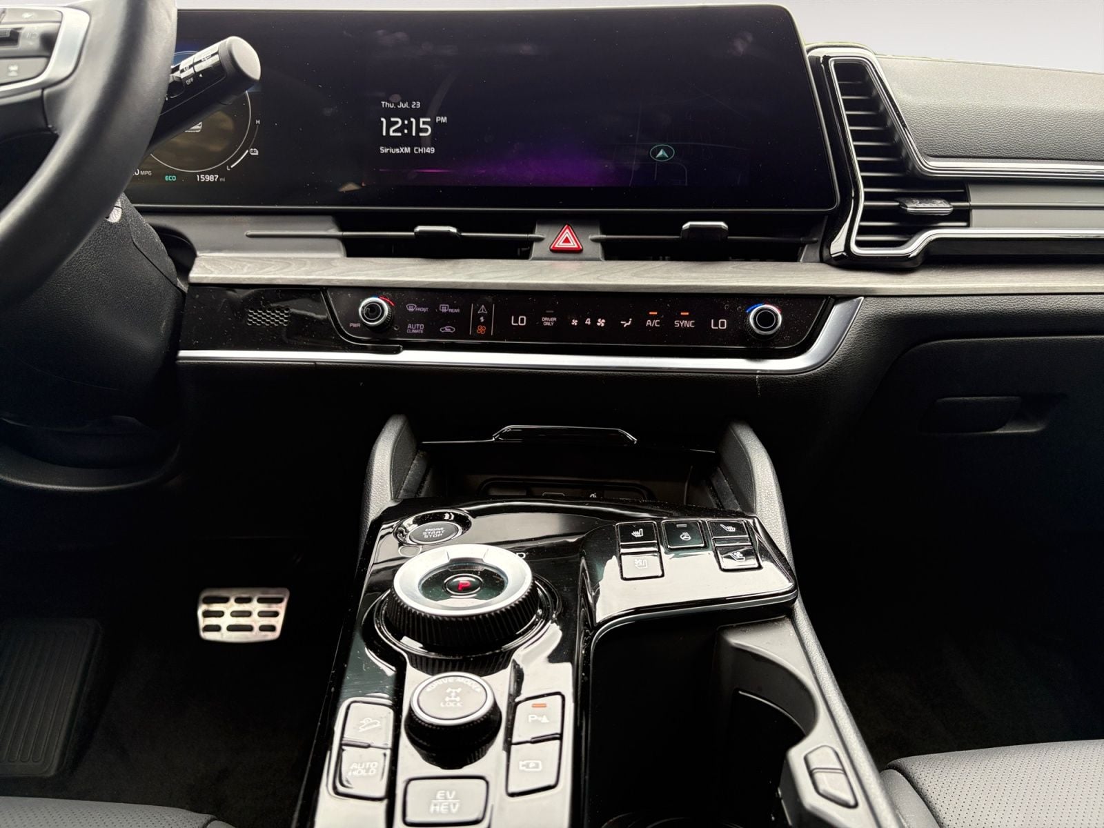 Pre-Owned 2024 Kia Sportage Plug-In Hybrid X-Line Prestige - photo - 10