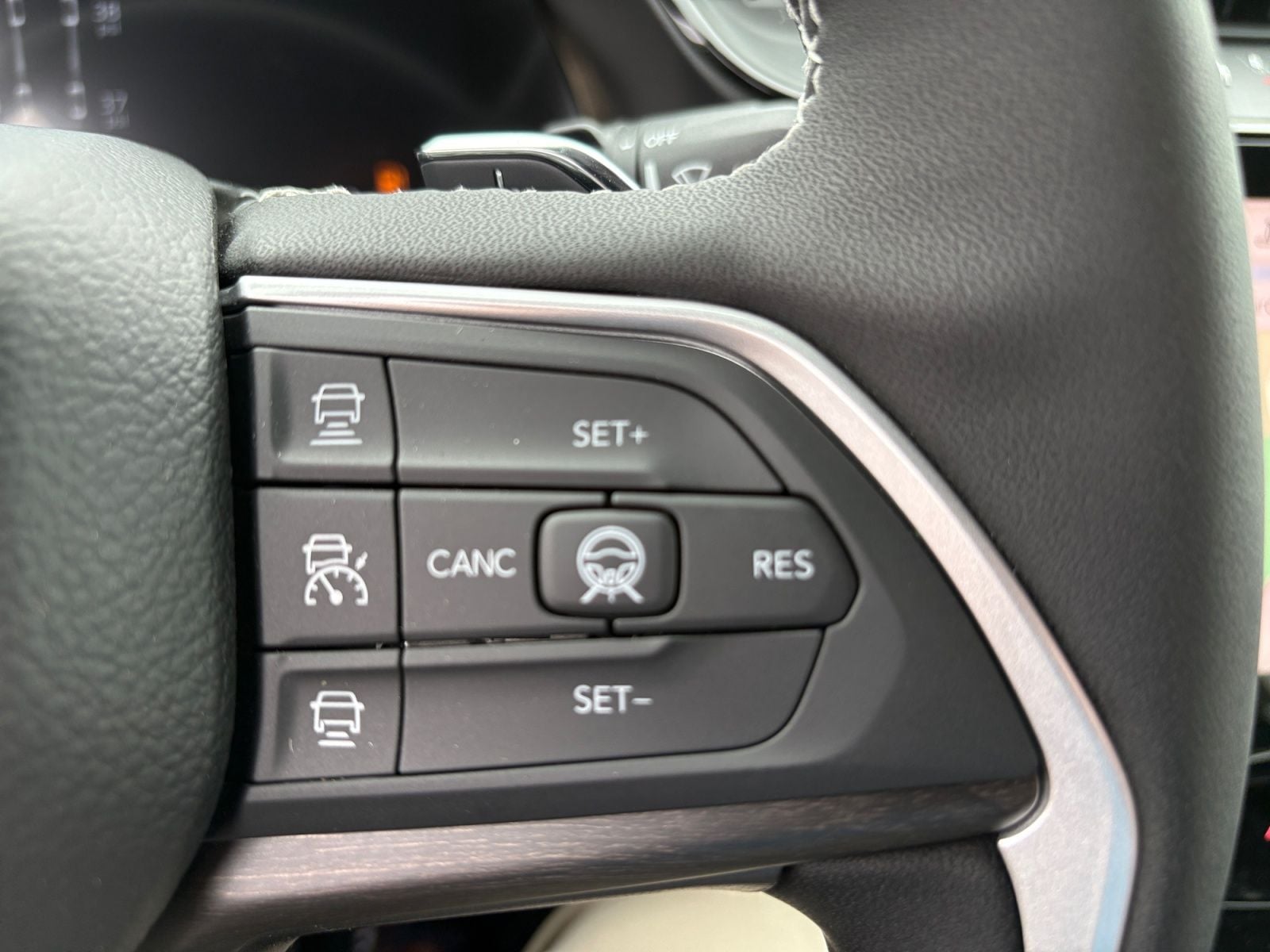 New 2026 Jeep Grand Cherokee L Altitude - photo - 24
