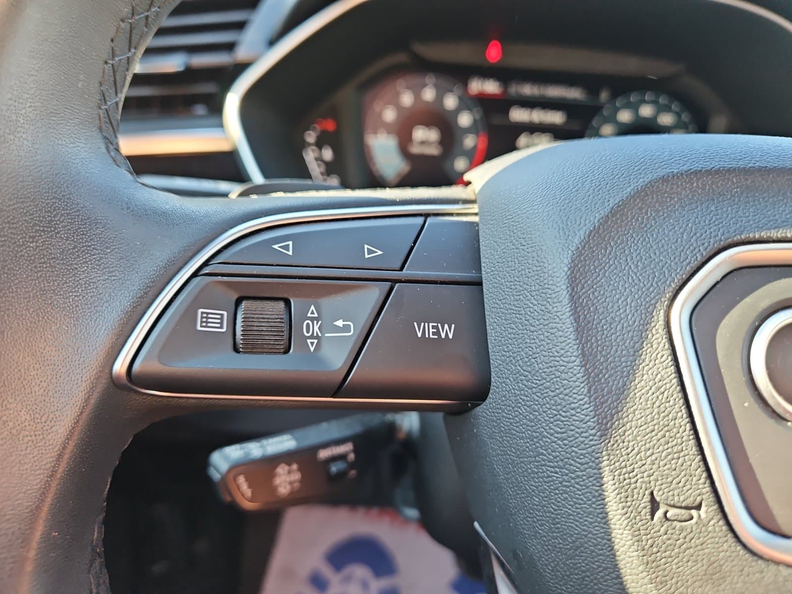 Pre-Owned 2025 Audi Q3 Premium - photo - 24