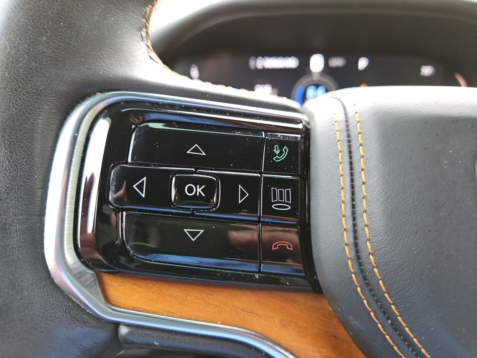Pre-Owned 2022 Jeep Grand Wagoneer Series III - photo - 25