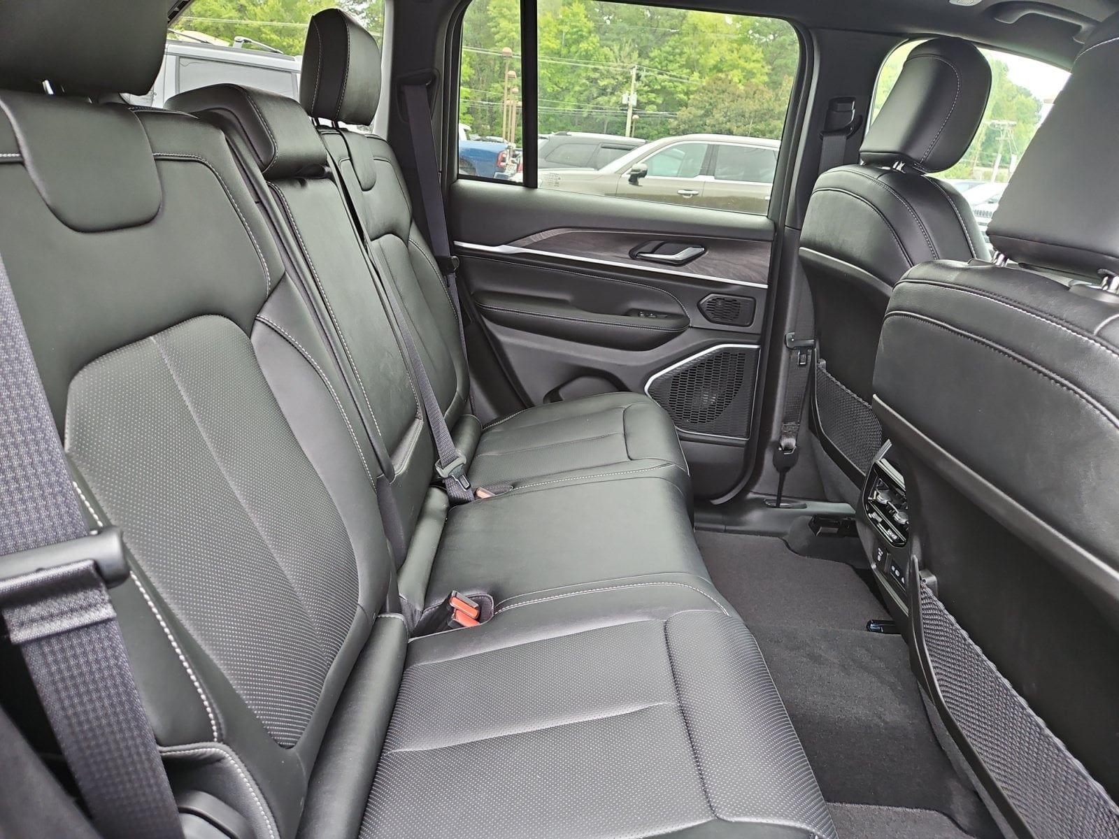 New 2026 Jeep Grand Cherokee Limited Reserve - photo - 16