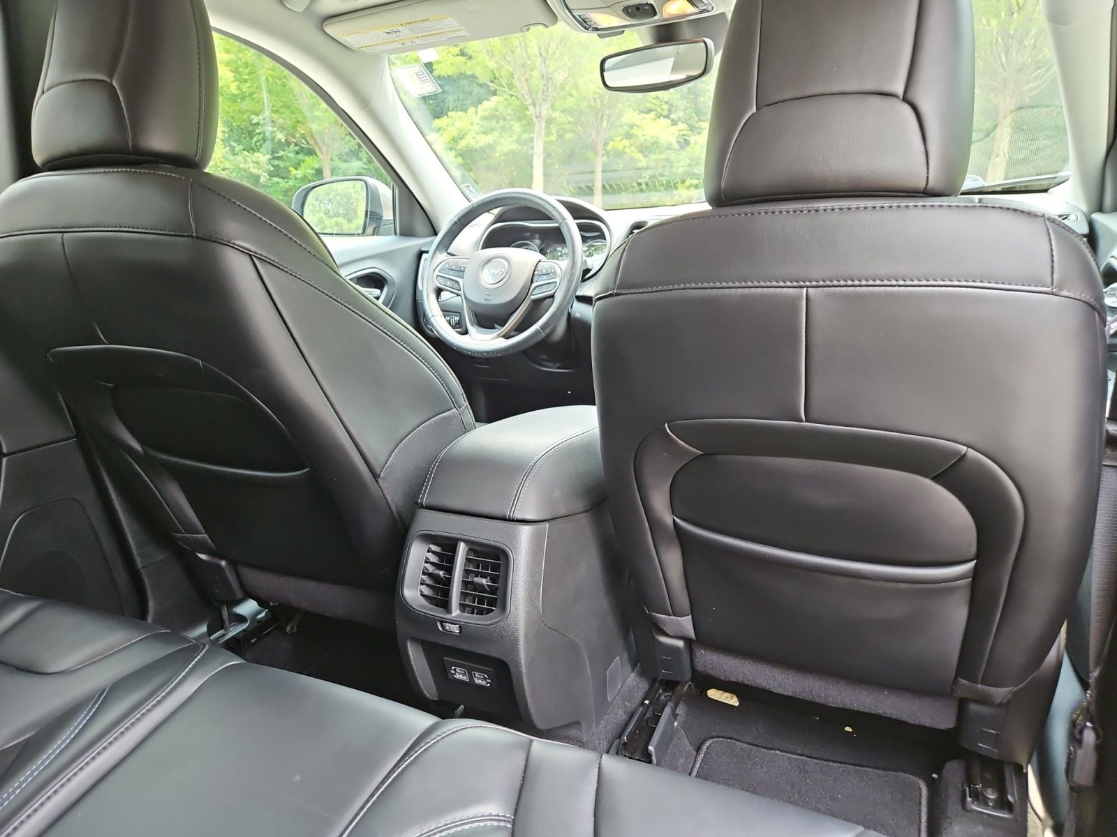 Pre-Owned 2021 Jeep Cherokee Latitude Plus - photo - 17