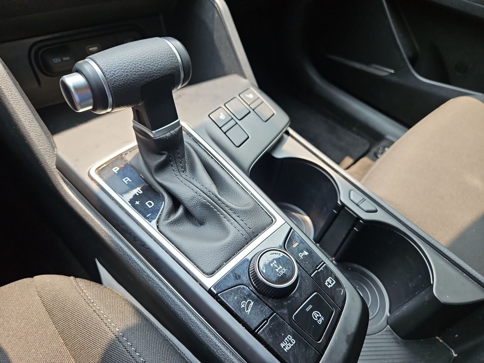 Pre-Owned 2025 Kia Sportage LX - photo - 26
