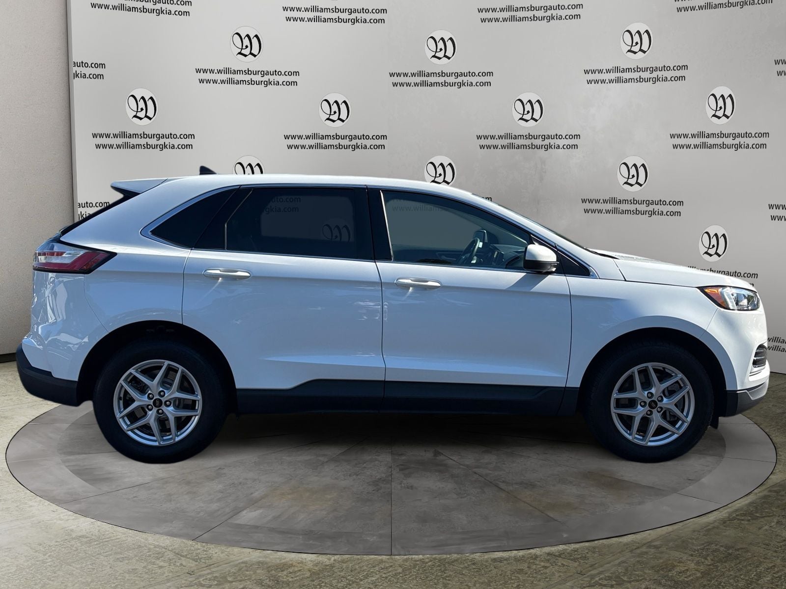 Pre-Owned 2024 Ford Edge SEL - photo - 5