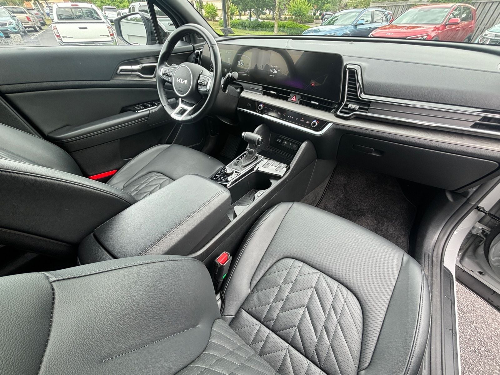 Pre-Owned 2023 Kia Sportage X-Line - photo - 16