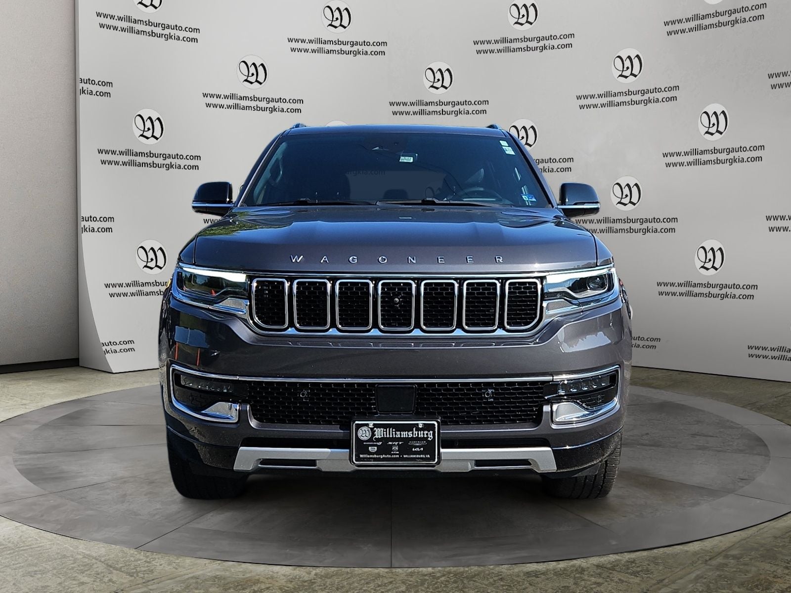 Pre-Owned 2024 Jeep Wagoneer L Series II - photo - 7