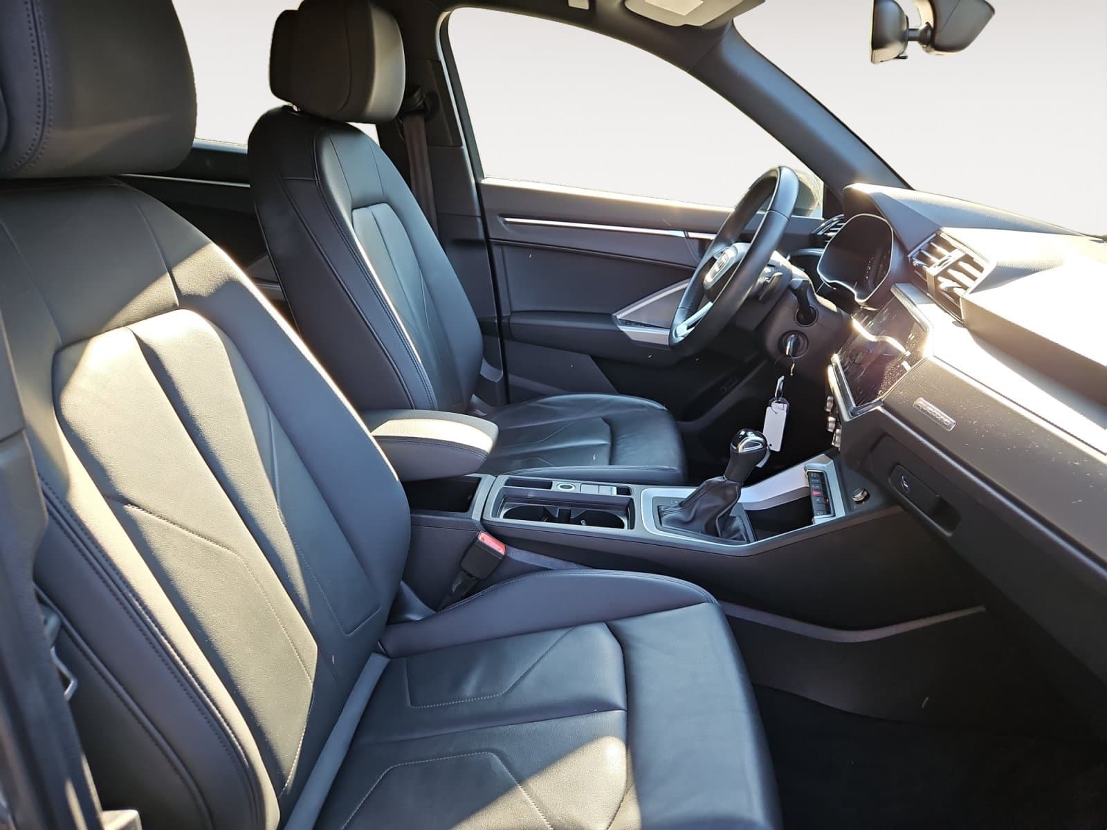 Pre-Owned 2025 Audi Q3 Premium - photo - 14
