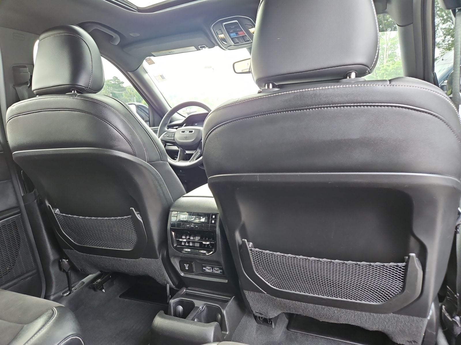 Pre-Owned 2023 Jeep Grand Cherokee L Altitude - photo - 17
