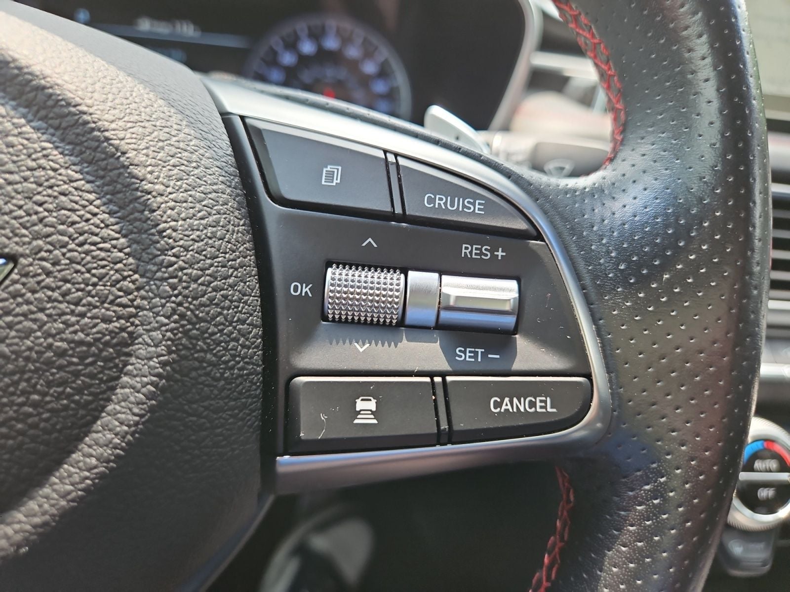 Pre-Owned 2019 Genesis G70 2.0T Advanced - photo - 24