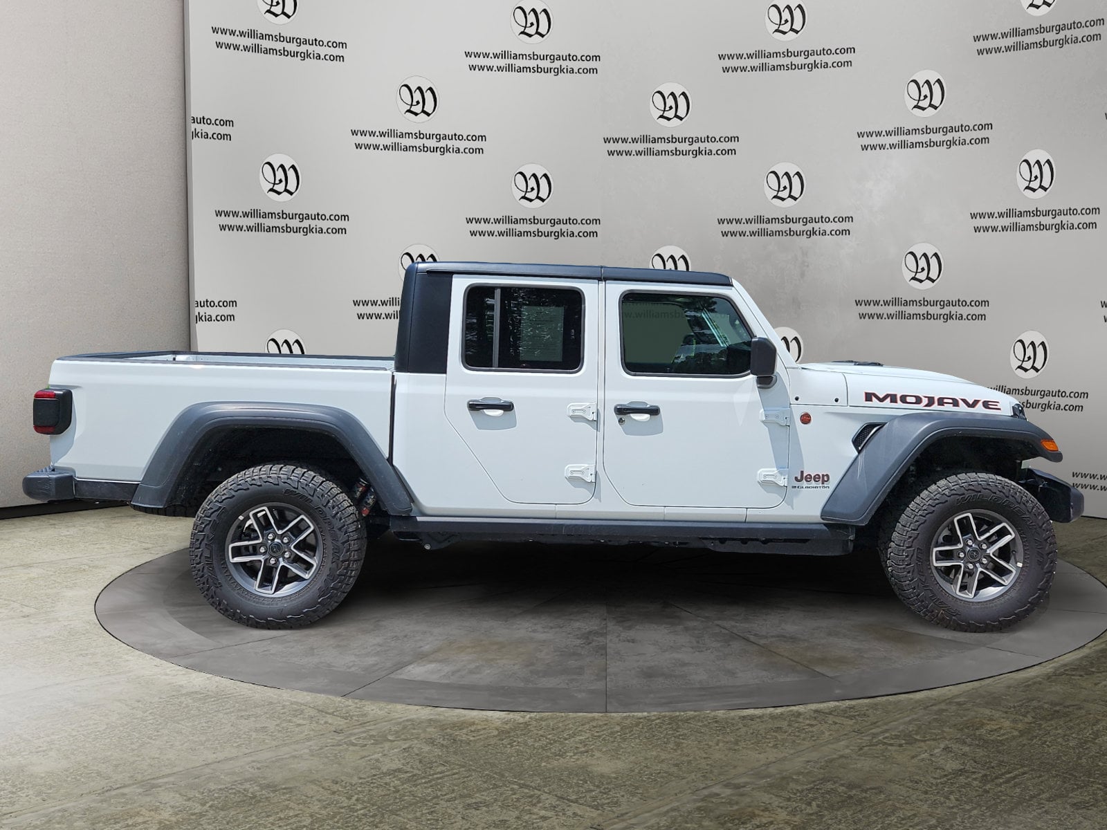 Pre-Owned 2026 Jeep Gladiator Mojave - photo - 5