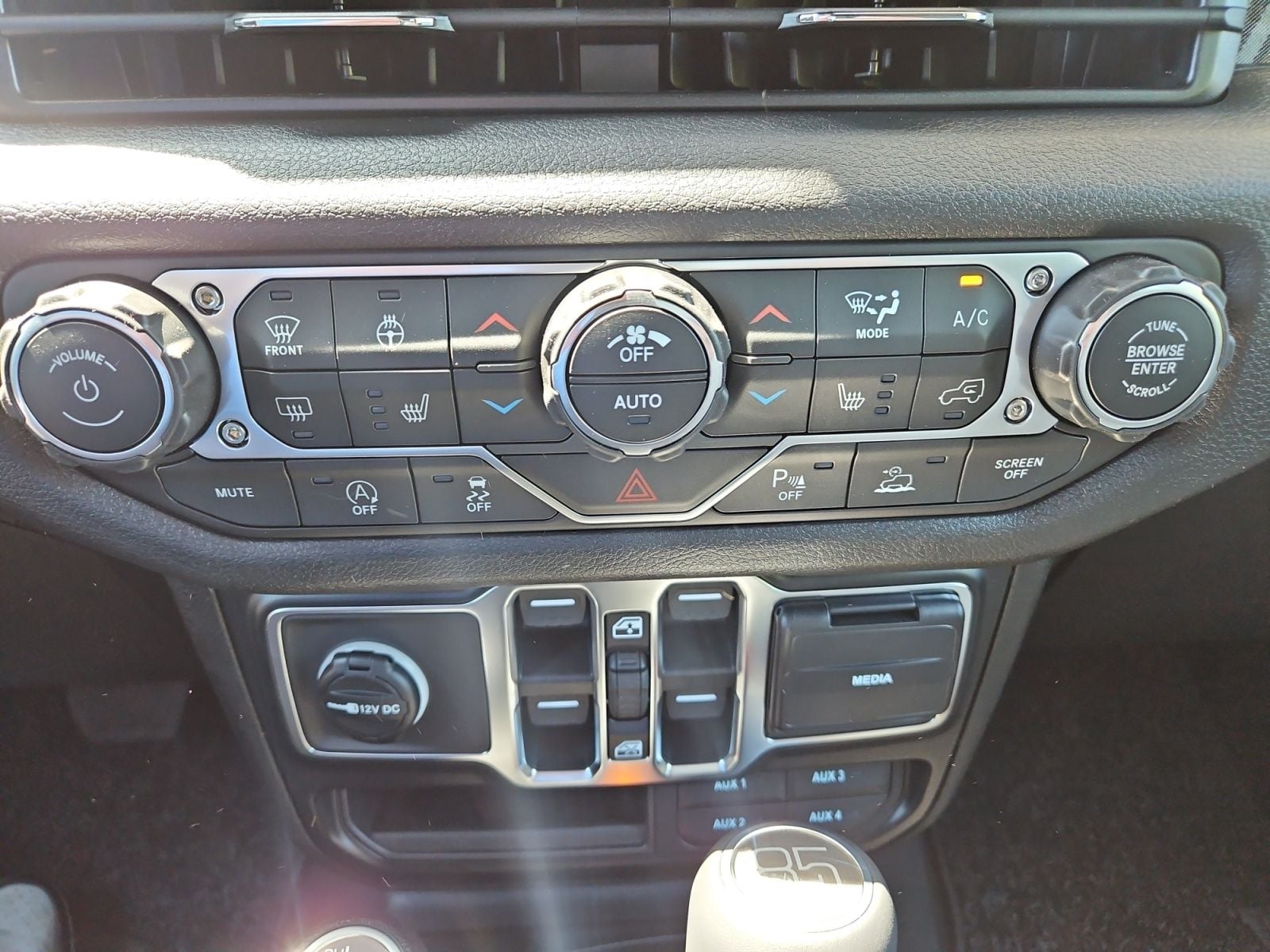 New 2026 Jeep Wrangler 85th Anniversary Edition - photo - 26