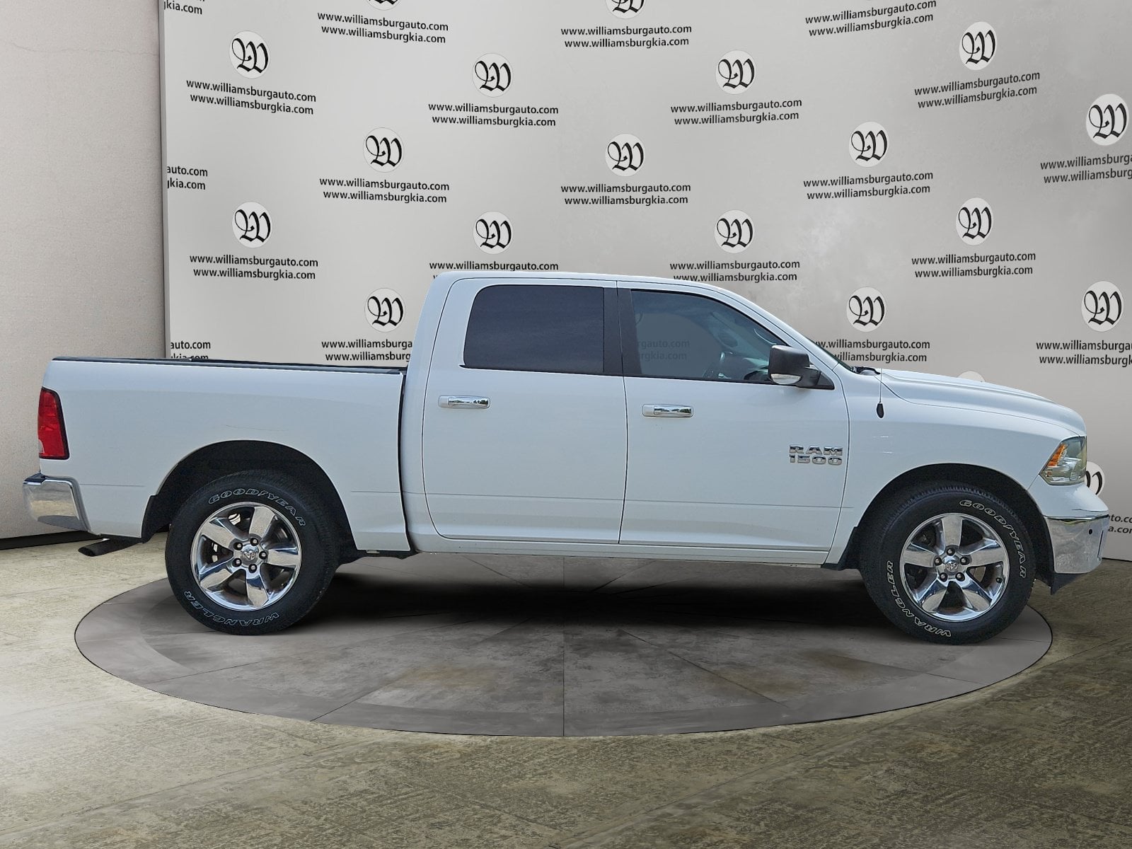 Pre-Owned 2017 Ram 1500 Big Horn - photo - 5