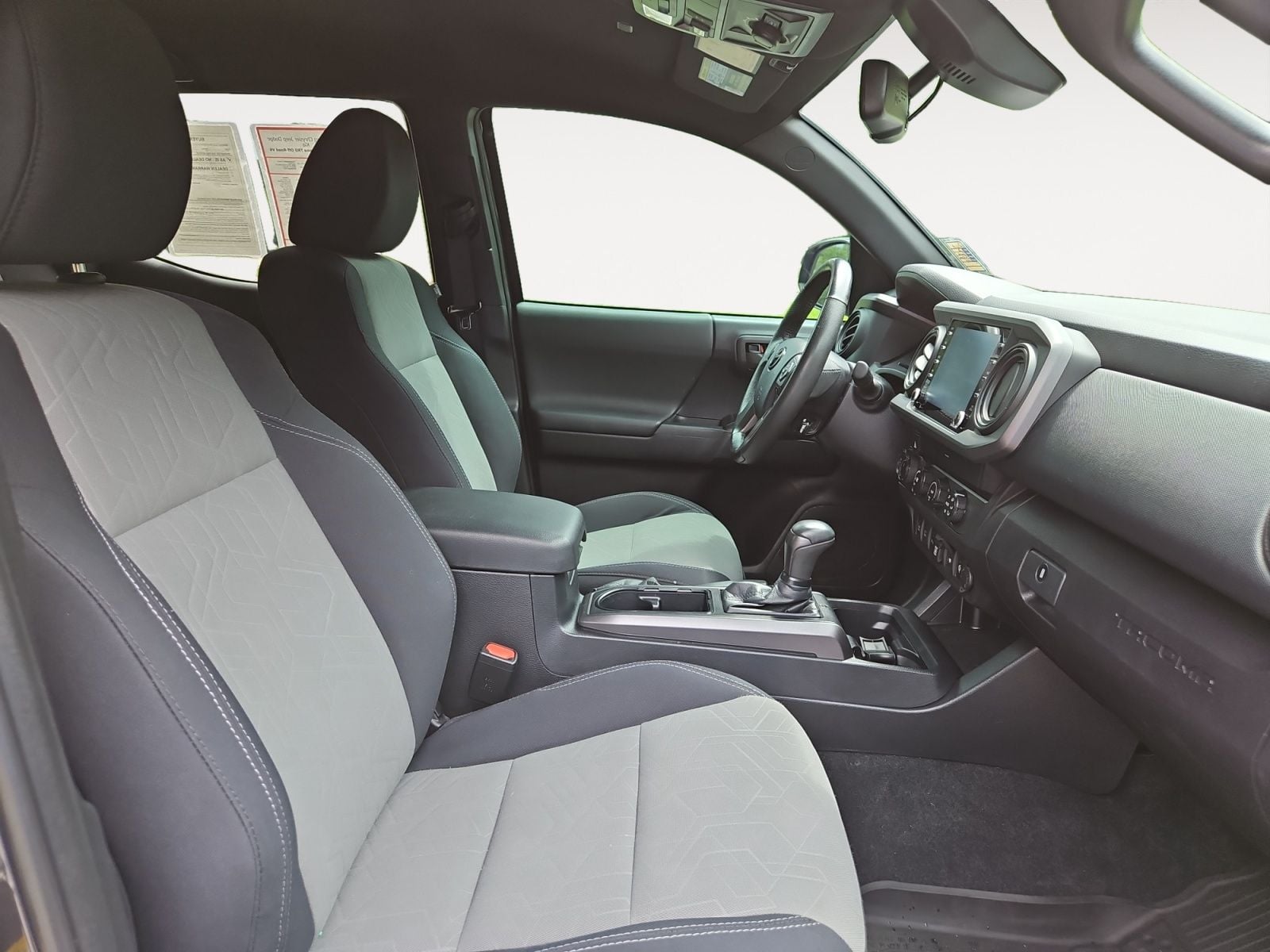 Pre-Owned 2020 Toyota Tacoma TRD Off-Road - photo - 14