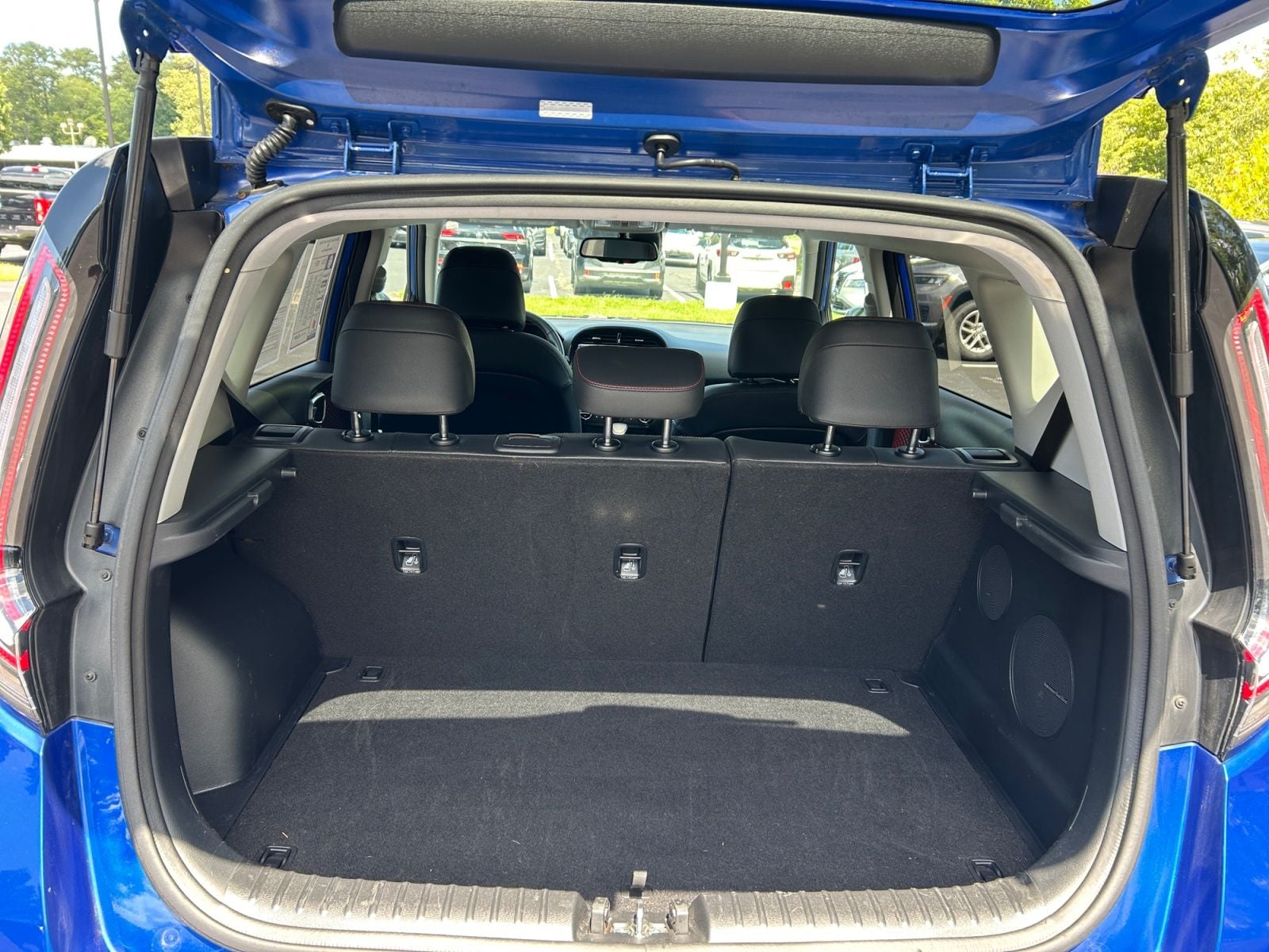 Pre-Owned 2024 Kia Soul GT-Line - photo - 29