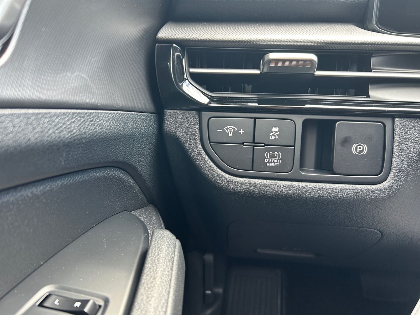 New 2027 Kia Sportage Hybrid S - photo - 17