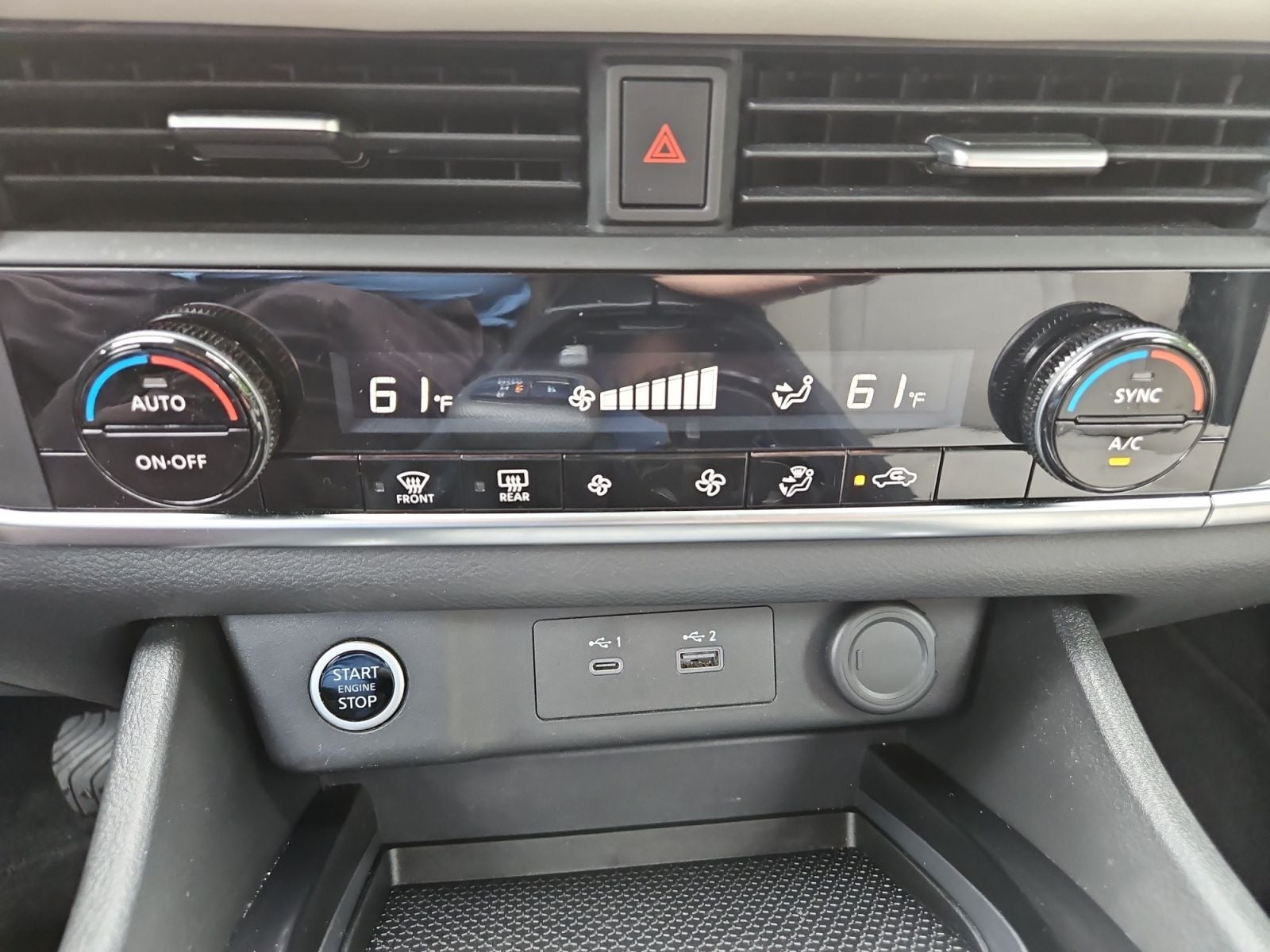Pre-Owned 2023 Nissan Rogue SV - photo - 27
