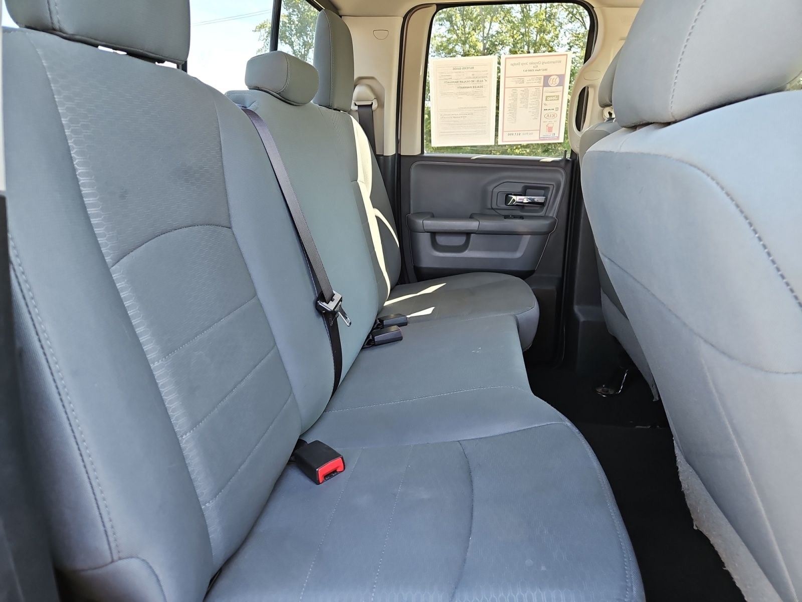 Pre-Owned 2017 Ram 1500 SLT - photo - 16
