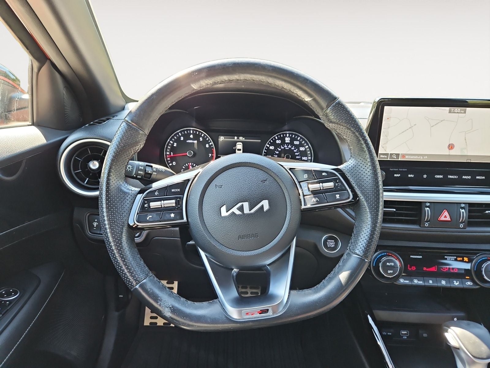 Pre-Owned 2024 Kia Forte GT-Line - photo - 11