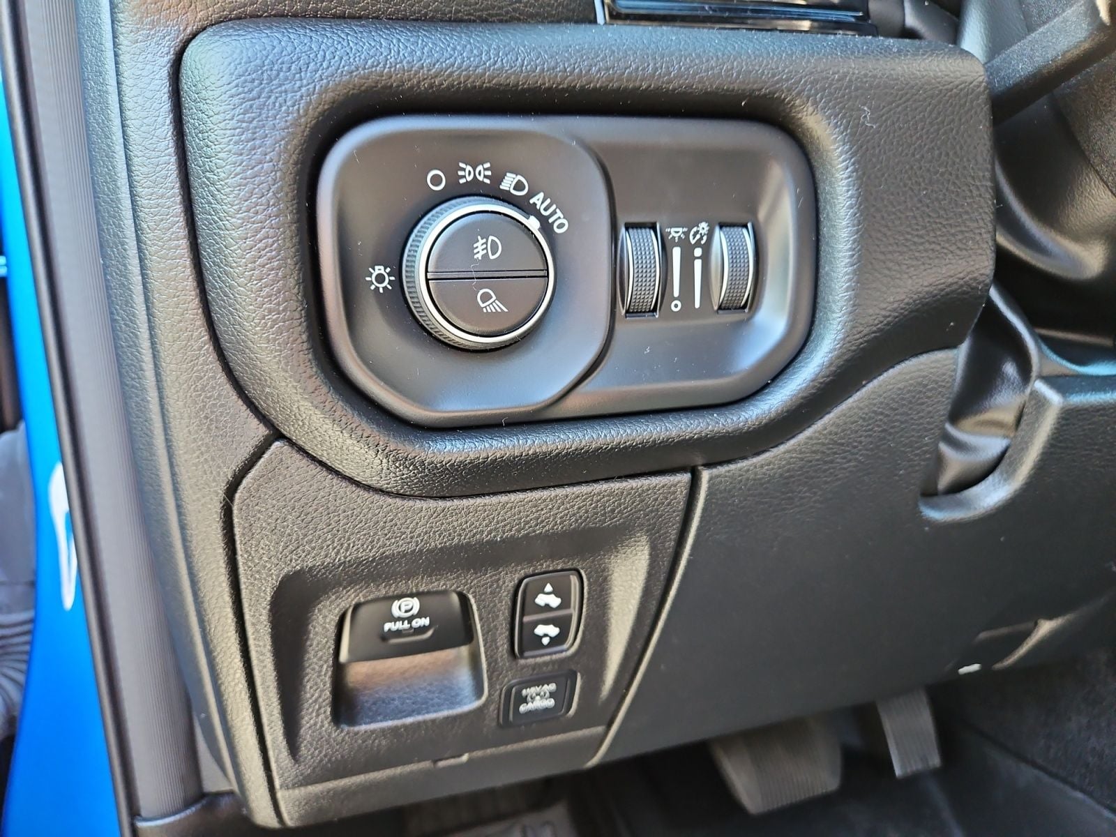 Pre-Owned 2025 Ram 1500 Laramie - photo - 21
