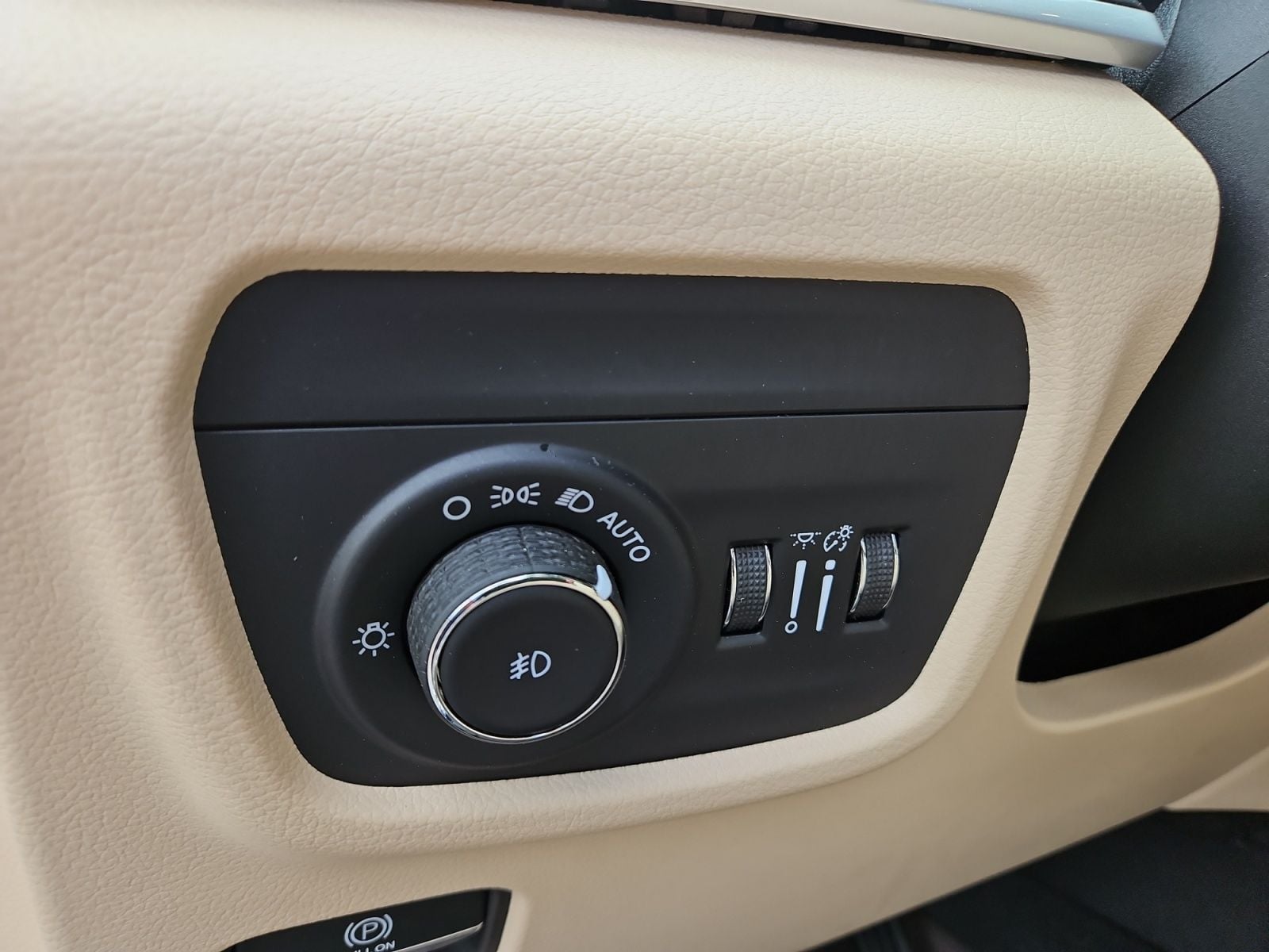 Pre-Owned 2023 Jeep Grand Cherokee L Limited - photo - 22
