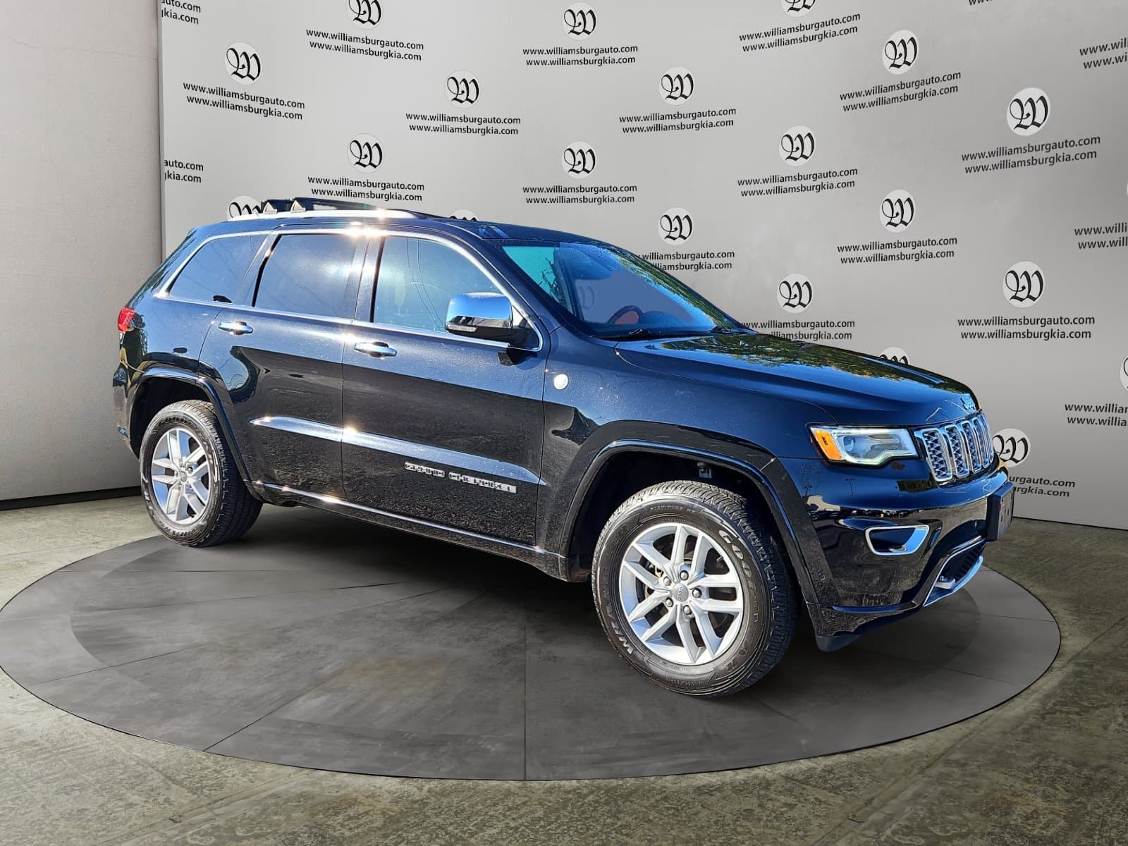Pre-Owned 2017 Jeep Grand Cherokee Overland - photo - 6
