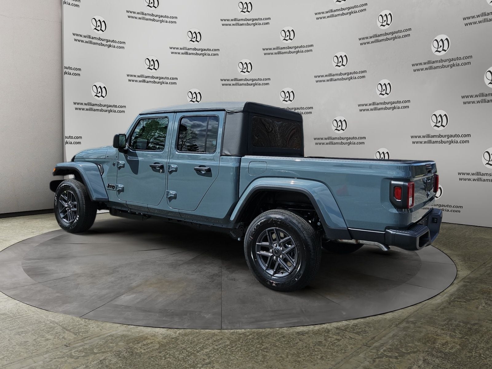 New 2026 Jeep Gladiator Sport S - photo - 2
