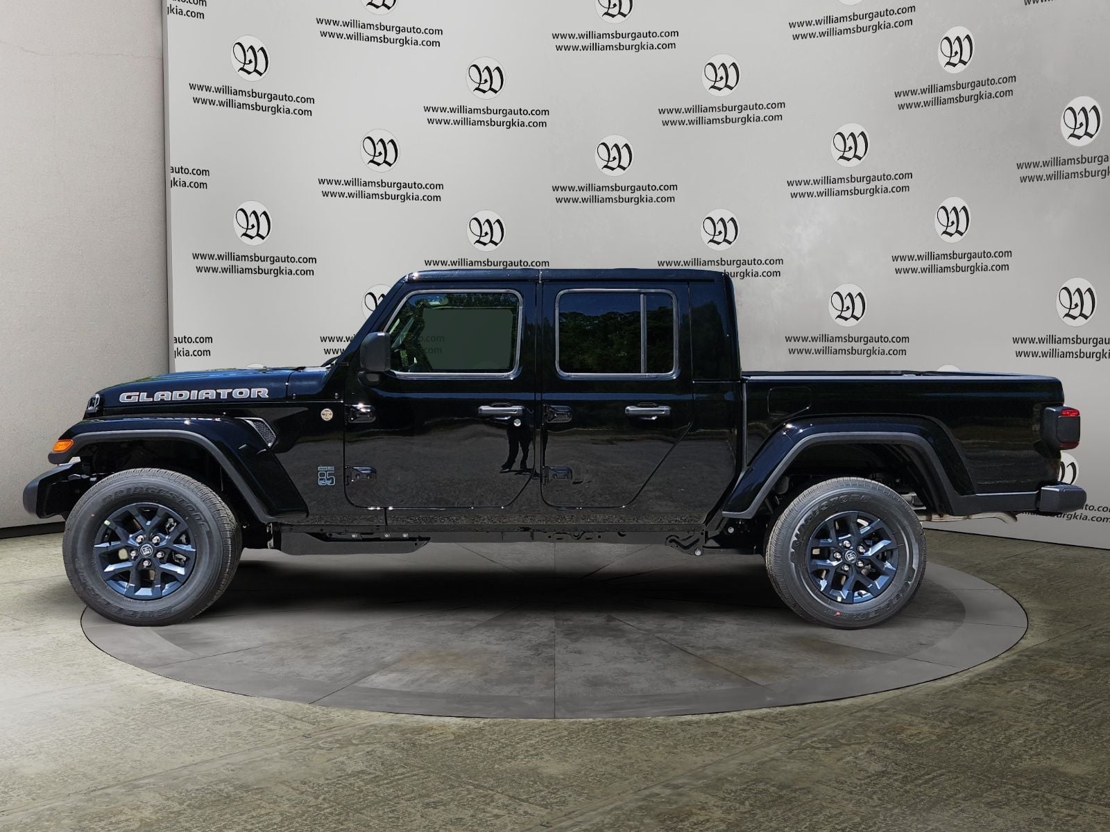 New 2026 Jeep Gladiator 85th Anniversary Edition - photo - 1