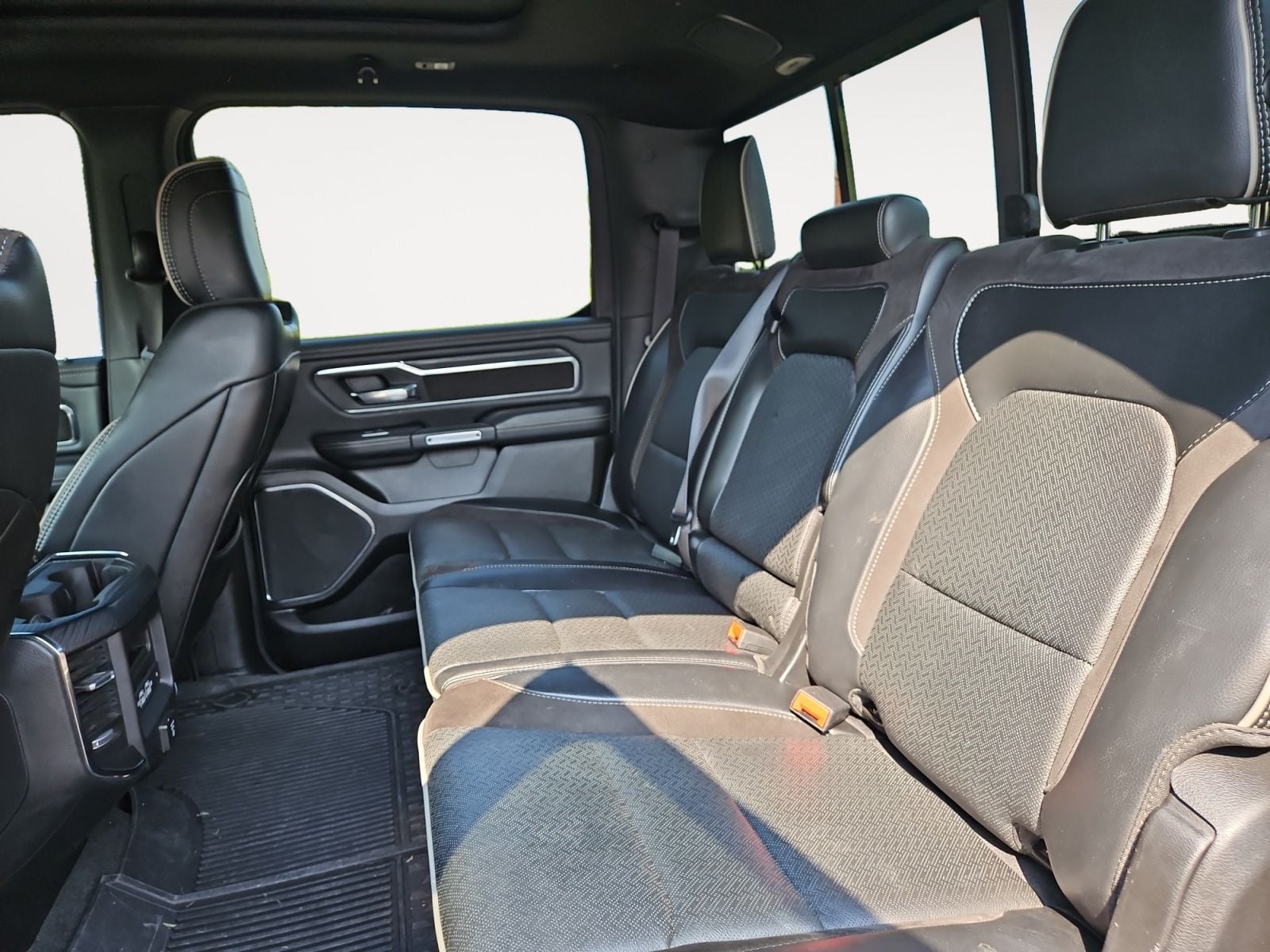 Pre-Owned 2024 Ram 1500 Laramie - photo - 12