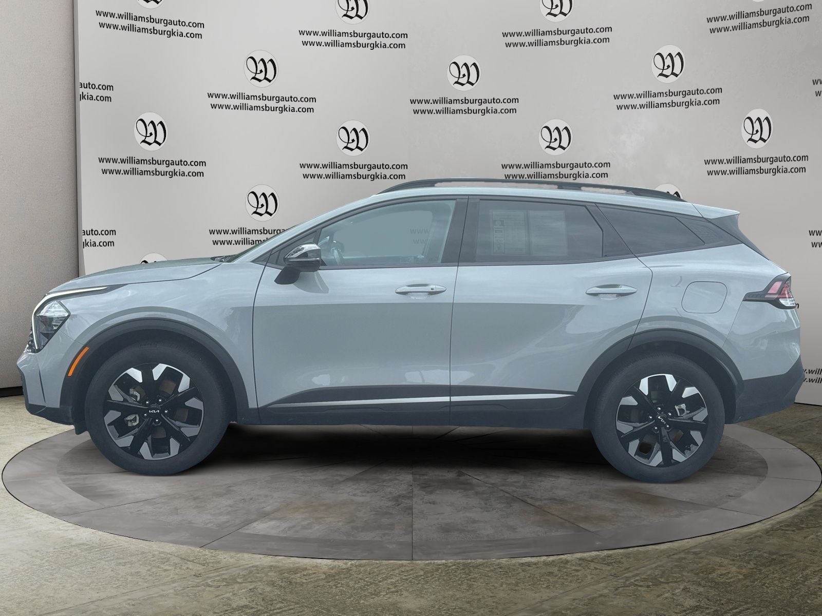 Pre-Owned 2023 Kia Sportage X-Line - photo - 1