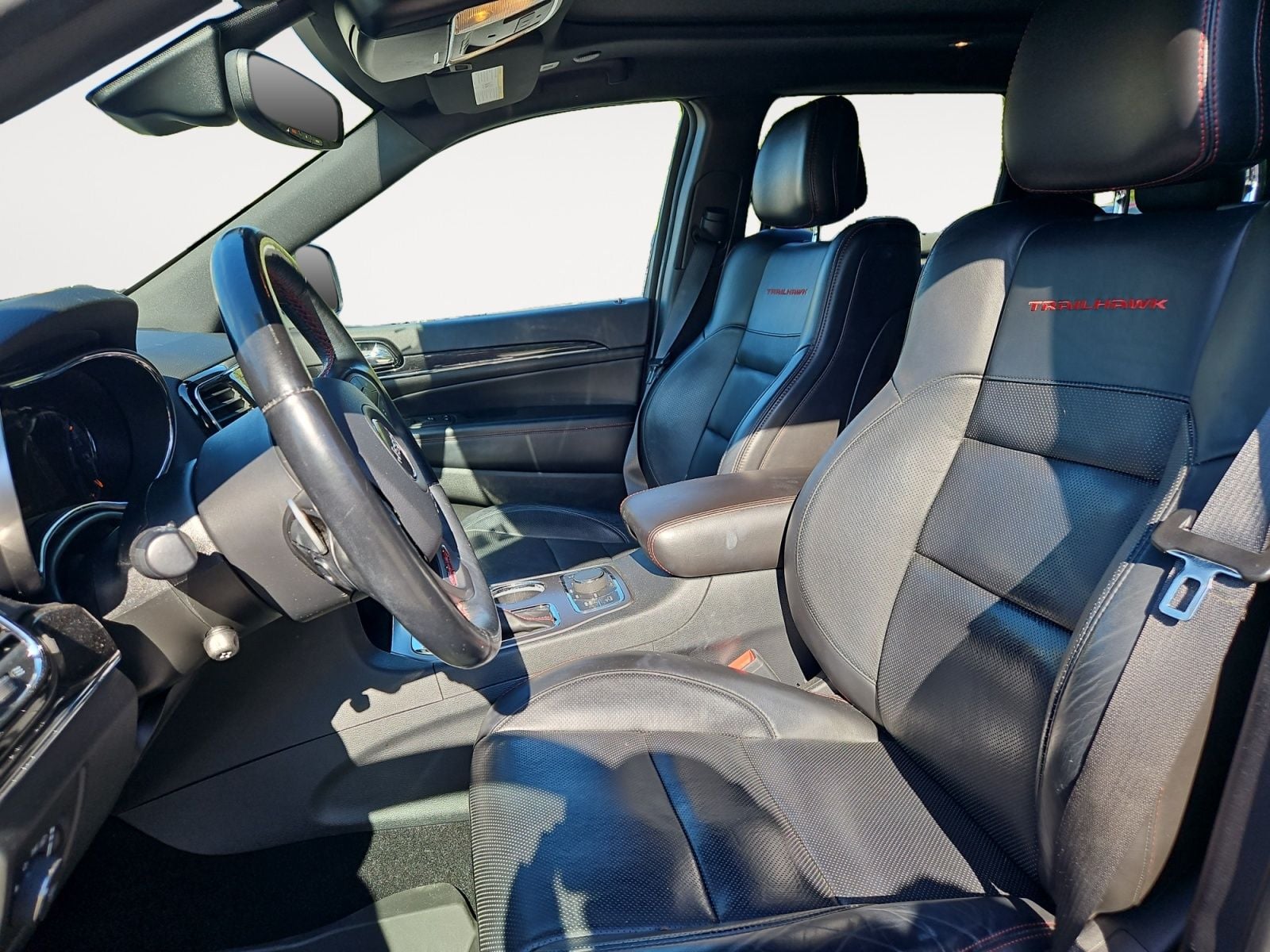 Pre-Owned 2020 Jeep Grand Cherokee Trailhawk - photo - 8